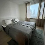 Ylimmaen Kerroksen Tilava Kolmio Jokinaekymaellae Apartmán Rovaniemi