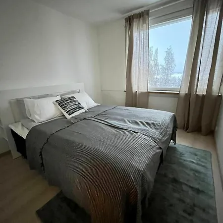 Ylimmaen Kerroksen Tilava Kolmio Jokinaekymaellae Appartement Rovaniemi