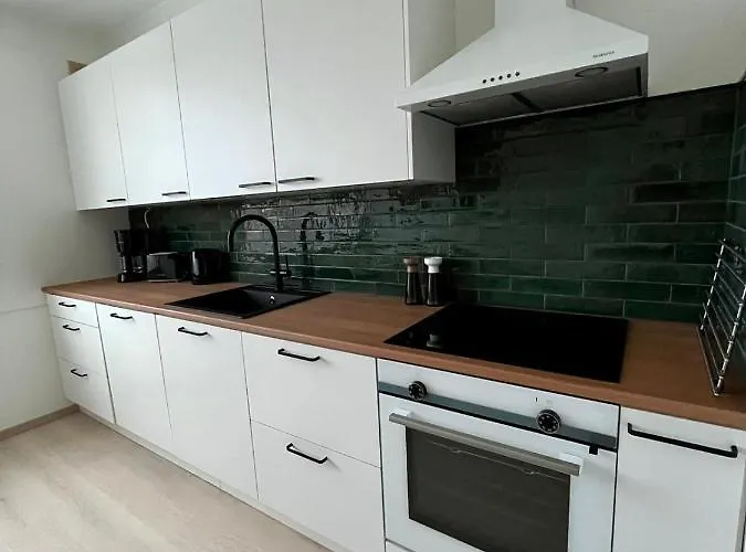 Apartamento Ylimmaen Kerroksen Tilava Kolmio Jokinaekymaellae *