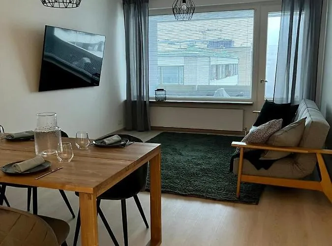 Ylimmaen Kerroksen Tilava Kolmio Jokinaekymaellae * Rovaniemi